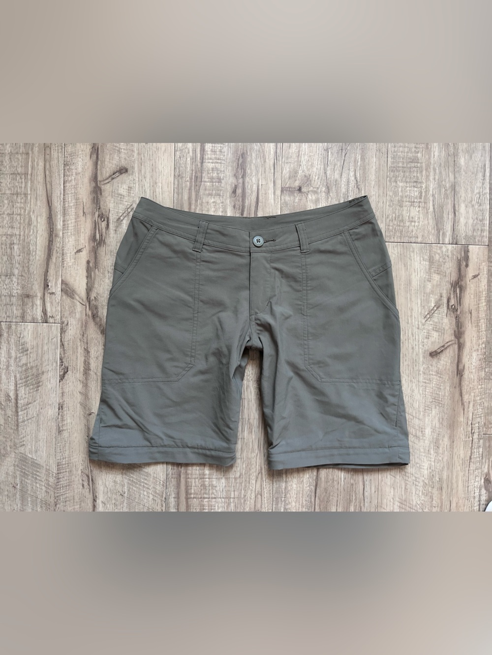 Patagonia outdoorsy hiking camping earthy neutral Casual Olive Green Shorts